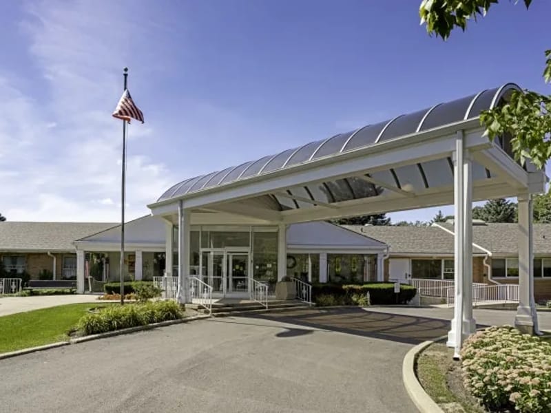 Alden Long Grove Rehab &hc Ctr - Nursing Home in Long Grove, IL photo 2
