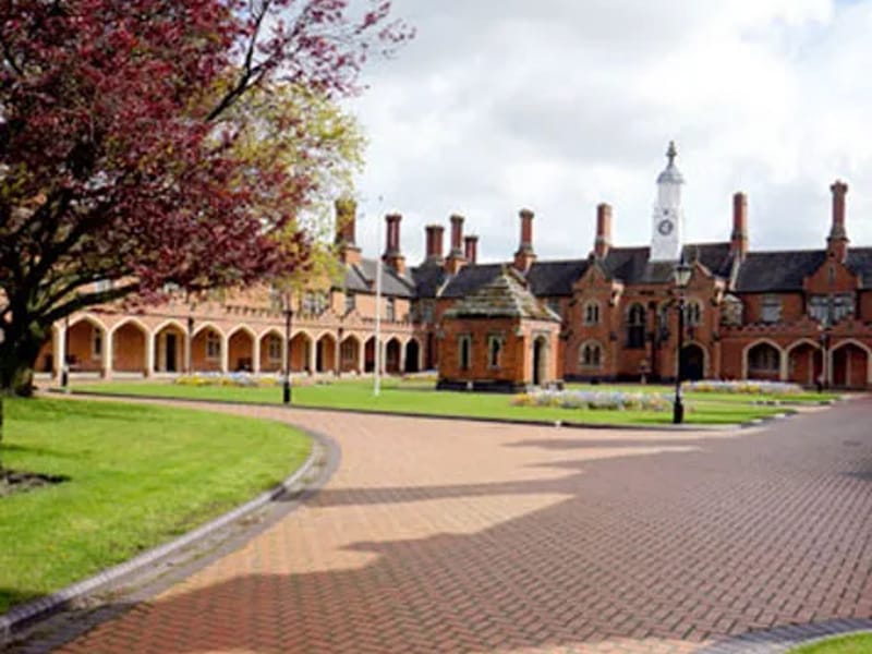 Chamberlaine Court - Assisted Living in Bedworth, England photo 1