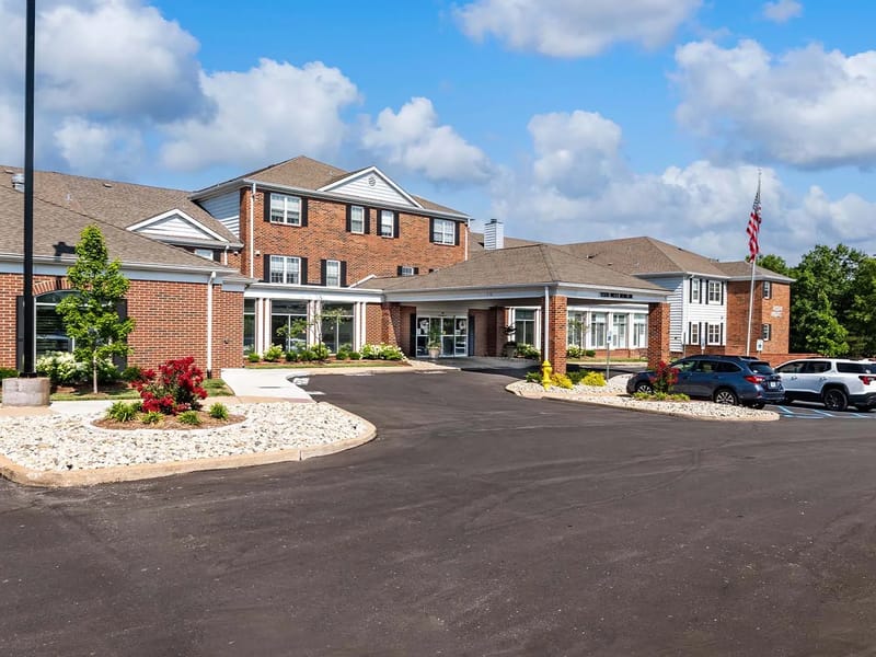 Cedarhurst Of Tesson Heights — Assisted Living, Sunset Hills, MO · photo 2