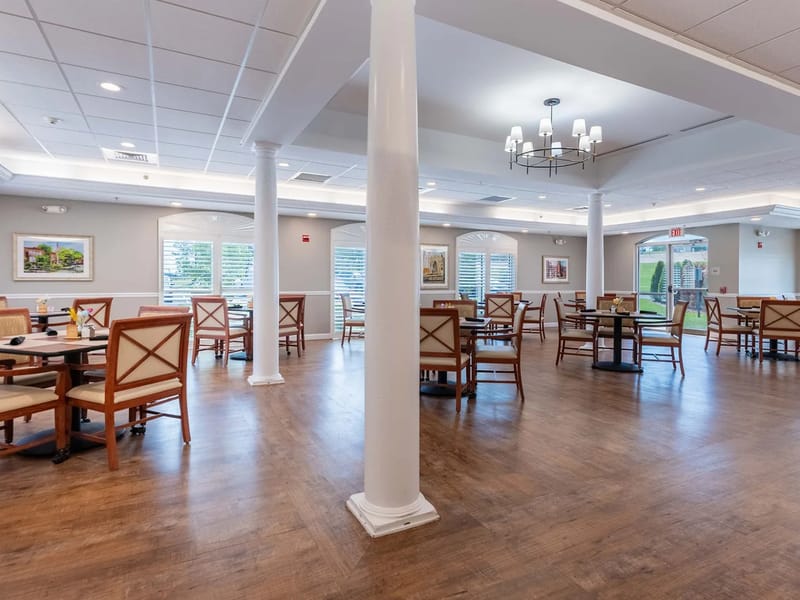 Cedarhurst Of Tesson Heights — Assisted Living, Sunset Hills, MO · photo 3