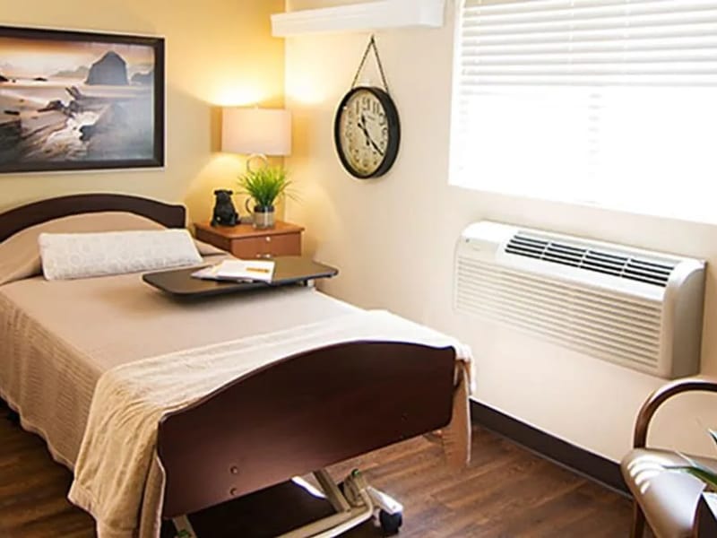 Regency Redmond Rehabilitation and Nursing Center - Nursing Home in Redmond, OR photo 2