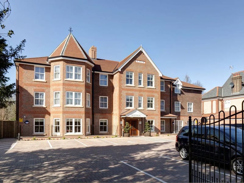 Montrose Care Home - Nursing Home in Watford, England photo 1