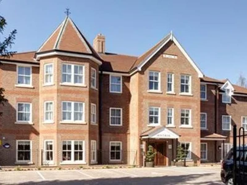 Montrose Care Home - Nursing Home in Watford, England photo 3