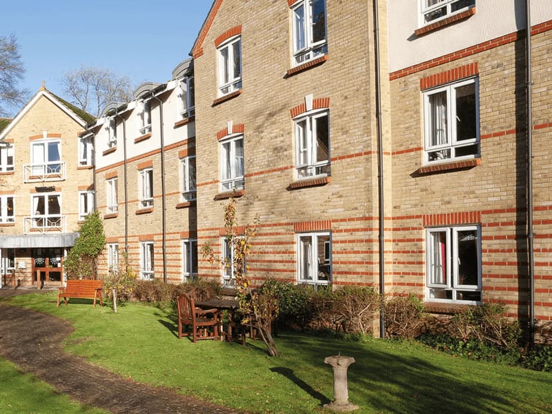 Applecroft Care Home - Assisted Living in Dover, England photo 2