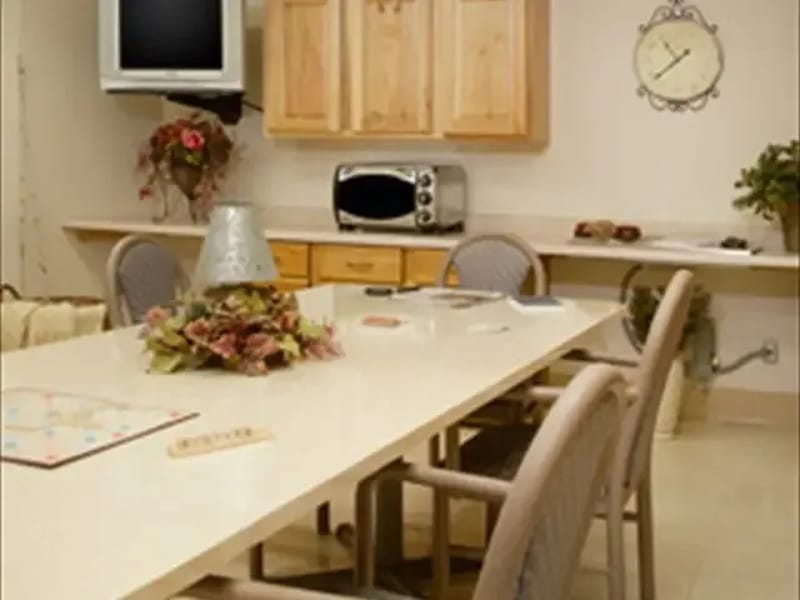 Medilodge of Lansing - Nursing Home in Lansing, MI photo 3