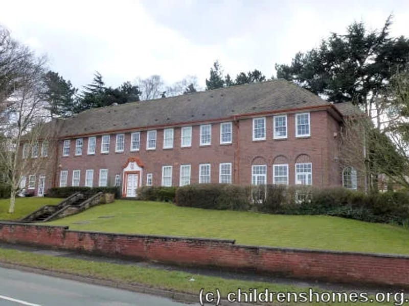 Newton Hall Residential Home - Assisted Living in Frodsham, England photo 2