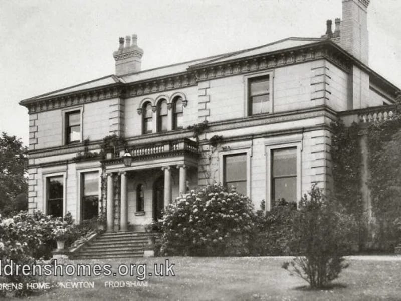 Newton Hall Residential Home - Assisted Living in Frodsham, England photo 3