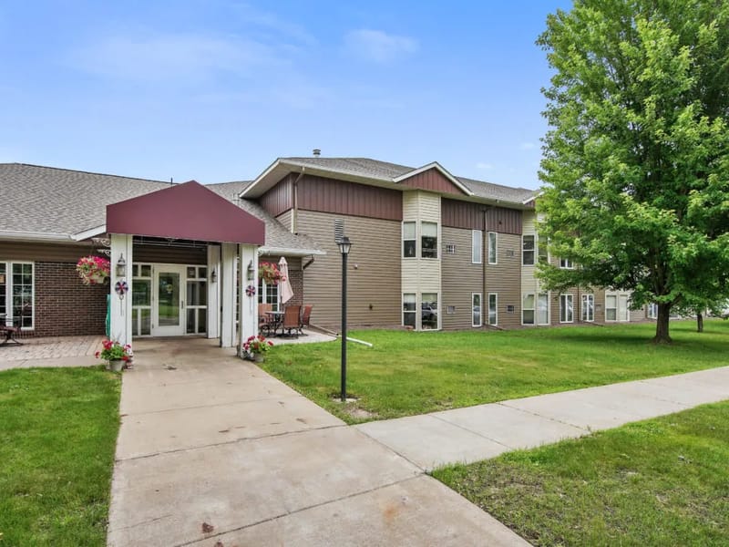 Elmhurst Commons - Assisted Living in Braham, MN photo 2