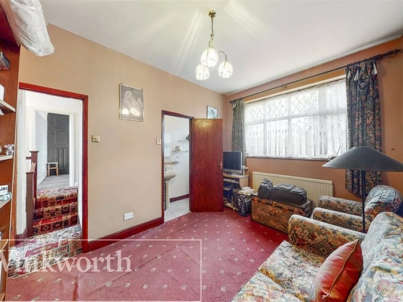 Kingshill Court in Harrow, England photo 5