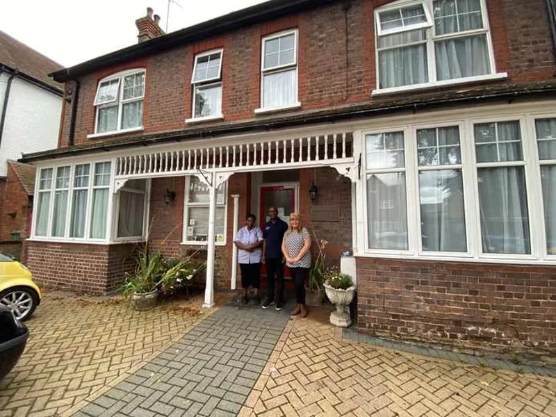 Friars Lodge - Nursing Home in Dunstable, England photo 2