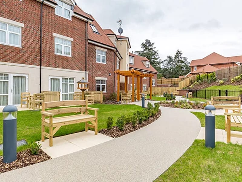 Bridgewater Care - Assisted Living in Ferndown, England photo 2