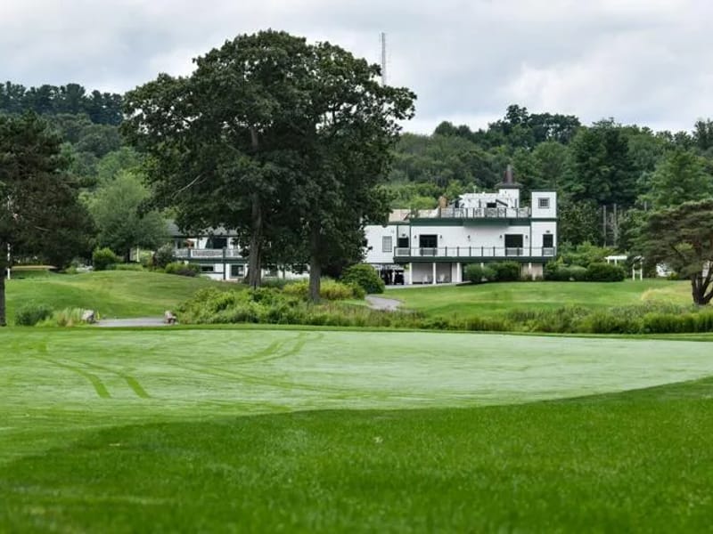 Ferncroft - Assisted Living in Purley, England photo 2