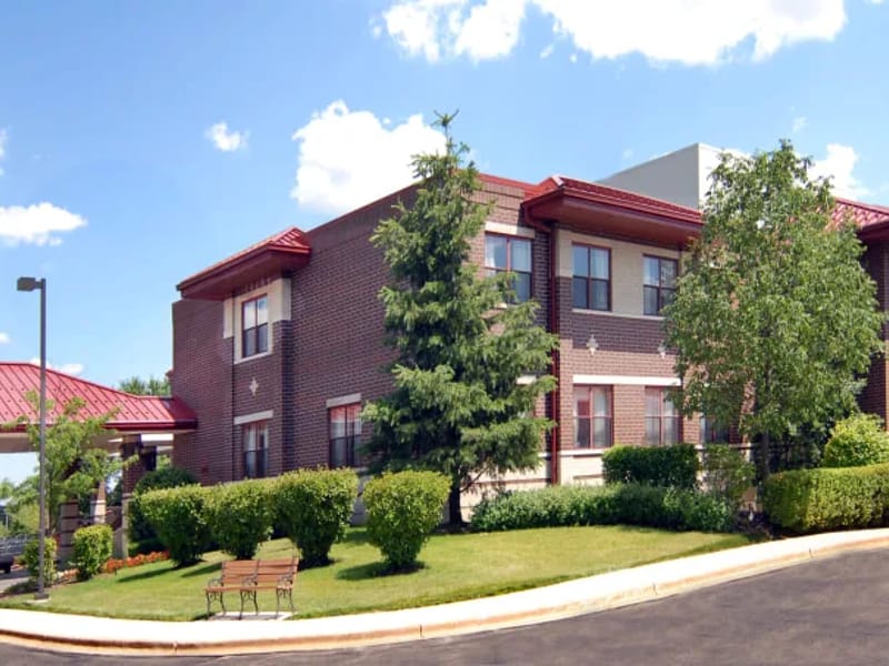 Alden of Waterford - Nursing Home in Aurora, IL photo 1