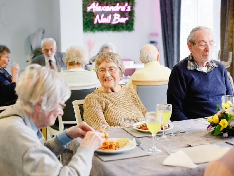 Alexandra Court Residential Home - Assisted Living in Leeds, England photo 4