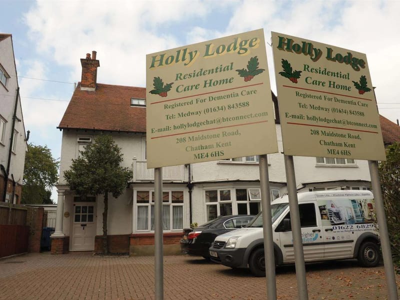 Holly Lodge Residential Home - Nursing Home in Chatham, England photo 2