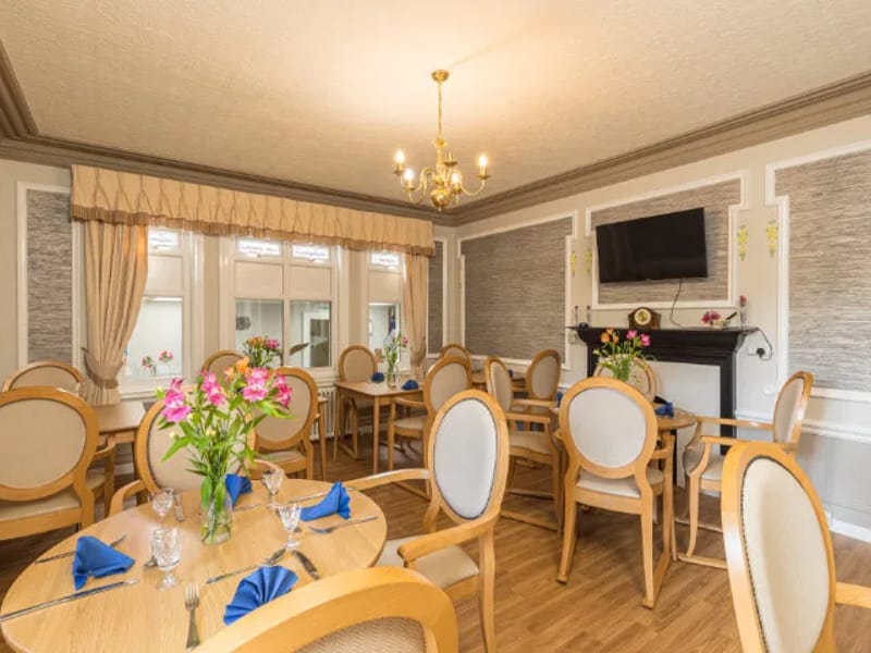 Welby Croft Residential Home - Nursing Home in High Peak, England photo 2