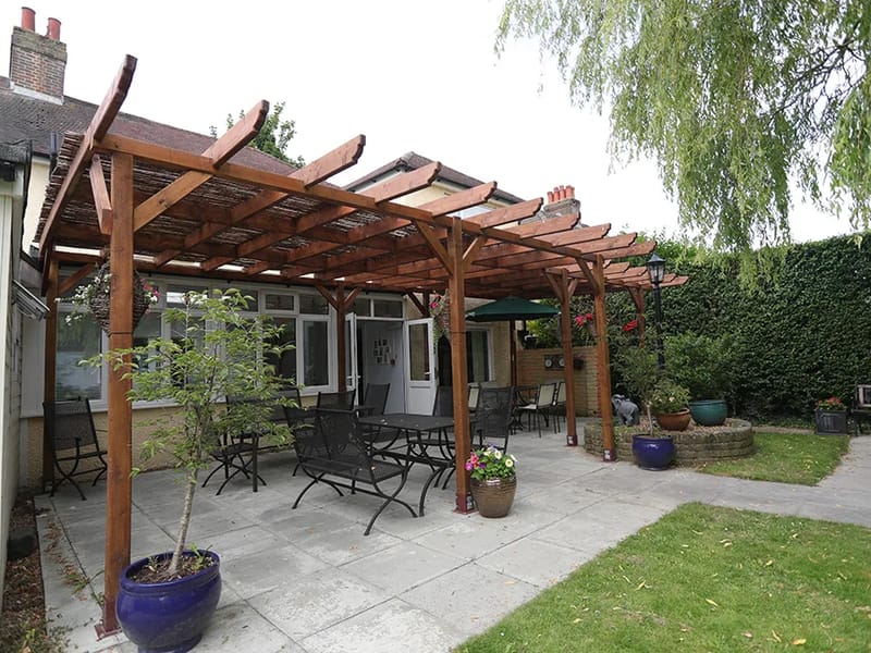 Bracken Lodge - Assisted Living in Caterham, England photo 1