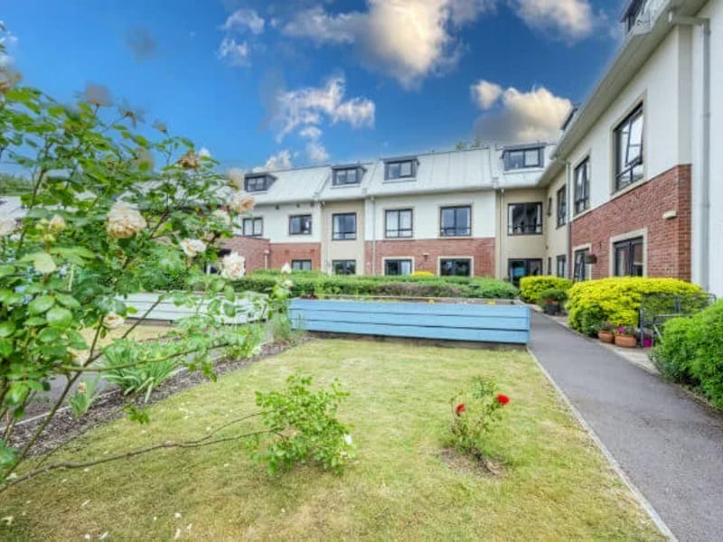 Winchcombe Place - Assisted Living in Newbury, England photo 2