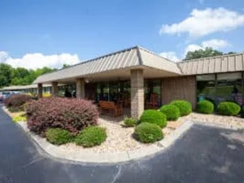 Selmer Post Acute - Nursing Home in Selmer, TN photo 2