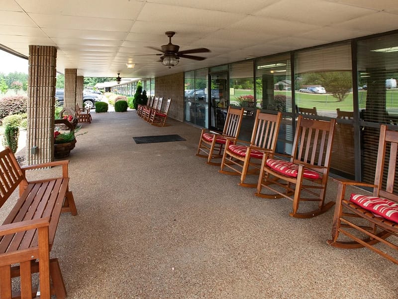 Selmer Post Acute - Nursing Home in Selmer, TN photo 3