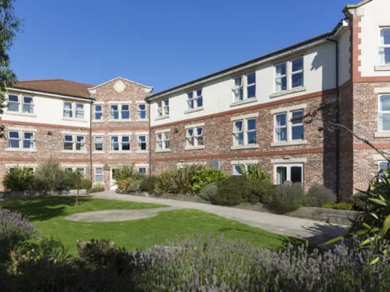 Scarborough Hall and Lodge Care Home - Nursing Home in Scarborough, England photo 2