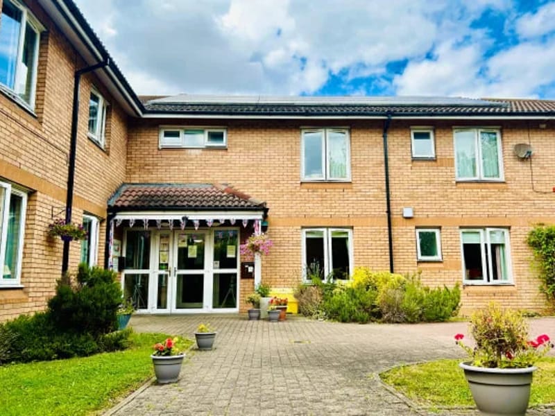 Highclere Care Home - Nursing Home in Milton Keynes, England photo 2