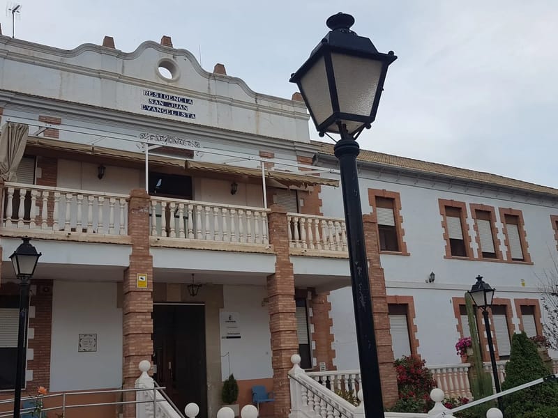 Residencia De Mayores San Juan Evangelista - Hogar de Ancianos in Caudete, Castilla-La Mancha photo 2
