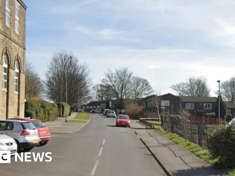 Kirkstall Court in Leeds, England photo 1