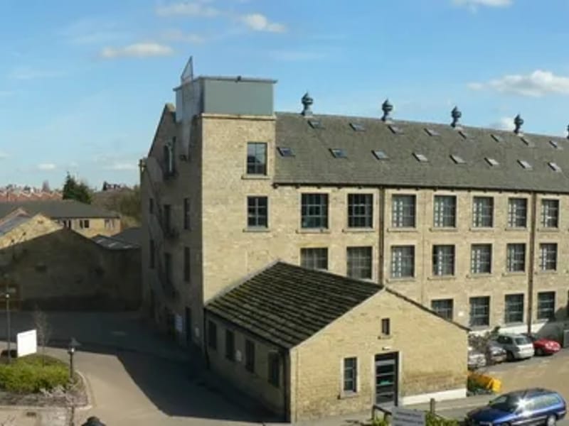 Kirkstall Court in Leeds, England photo 5