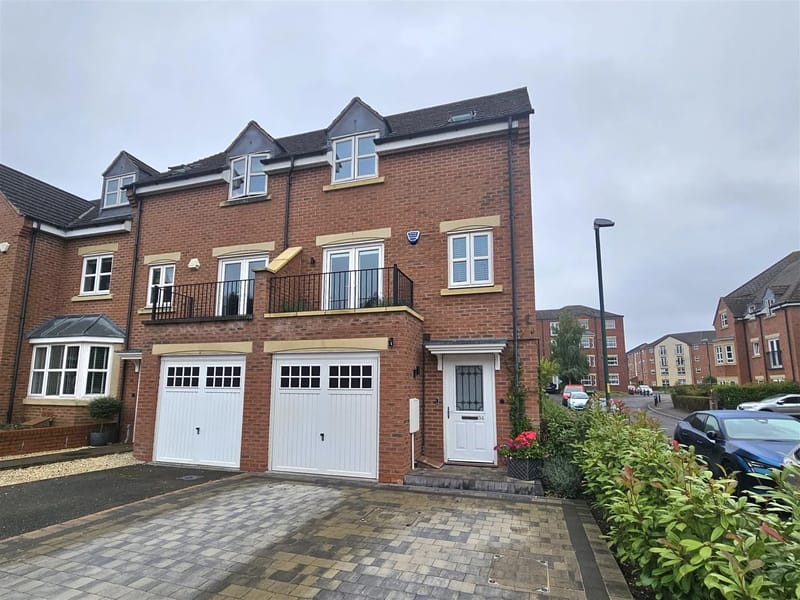 7-9 Downing Close - Assisted Living in Solihull, England photo 2