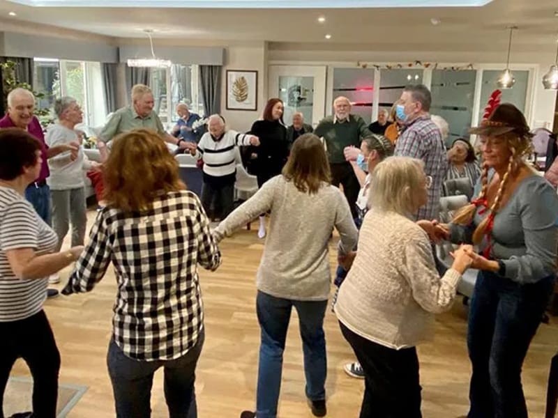 Longcroft Residential Care Home - Nursing Home in Wickford, England photo 4
