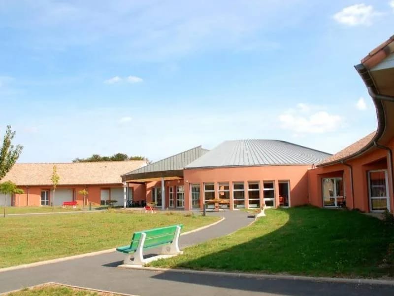 Ehpad Les Tilleuls - EHPAD in CHATELLERAULT, Nouvelle-Aquitaine photo 2
