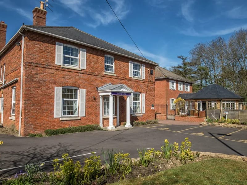 Ashgrove House Nursing Home - Nursing Home in Swindon, England photo 2