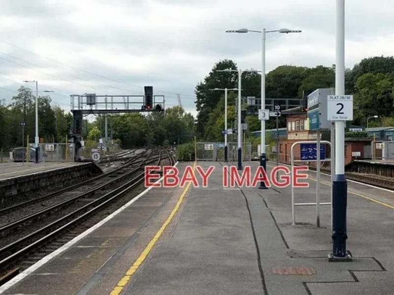 West Road in Southampton, England photo 1