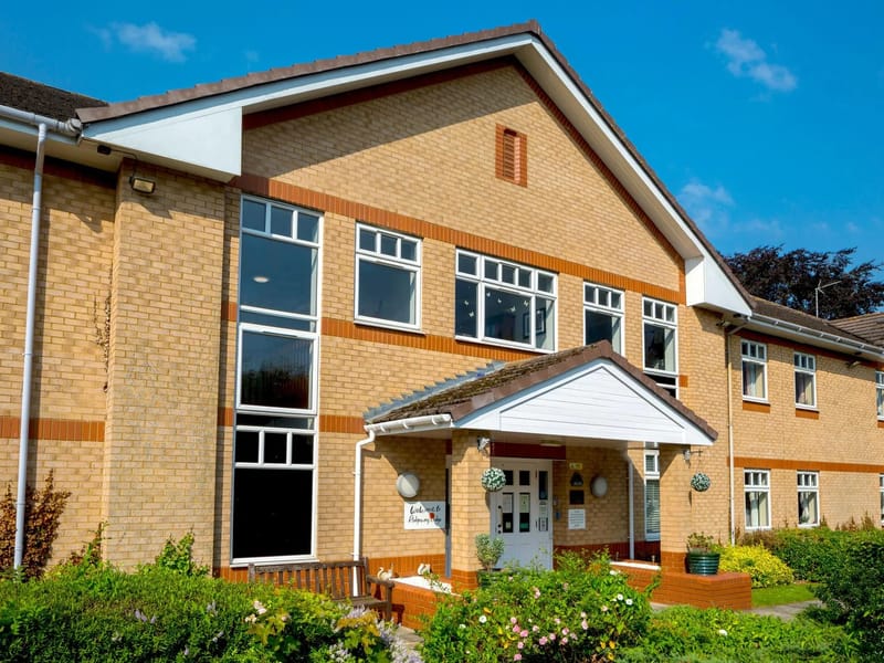 Sharnbrook Care Home Limited - Nursing Home in Dunstable, England photo 3