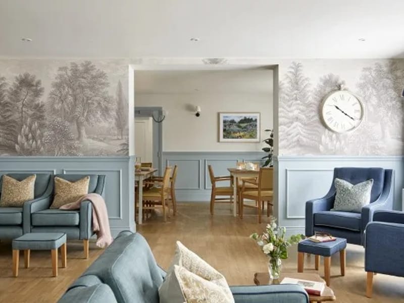 Woodlands Care Home - Nursing Home in Uxbridge, England photo 1
