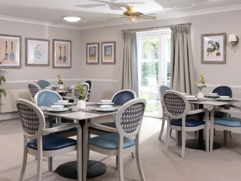 Woodlands Care Home - Nursing Home in Uxbridge, England photo 3