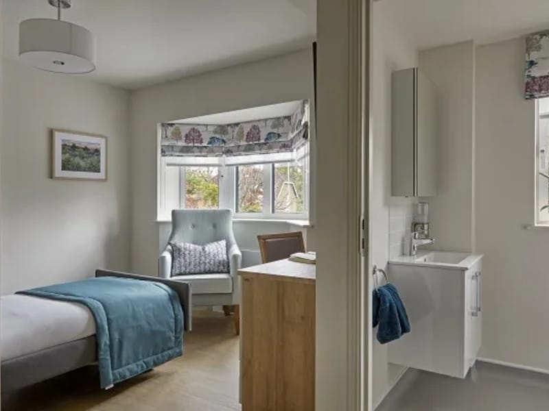 Woodlands Care Home - Nursing Home in Uxbridge, England photo 2