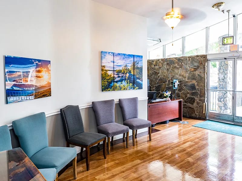 Country Oaks Care Center - Nursing Home in Pomona, CA photo 2