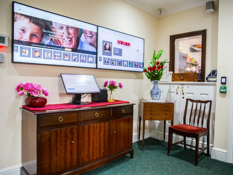 Crescent House - Assisted Living in Northampton, England photo 3