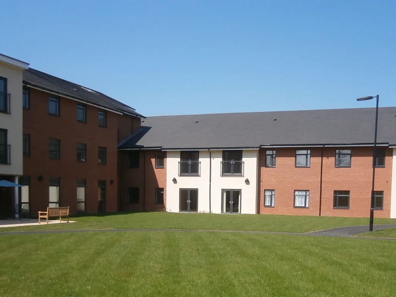 Housing 21 - Oakwood Gardens and Mayfield Close - Assisted Living in Bedworth, England photo 2