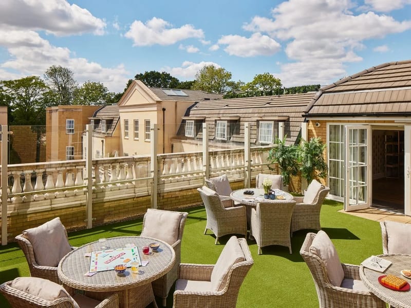 Hallmark Hutton View Luxury Care Home - Nursing Home in Brentwood, England photo 2