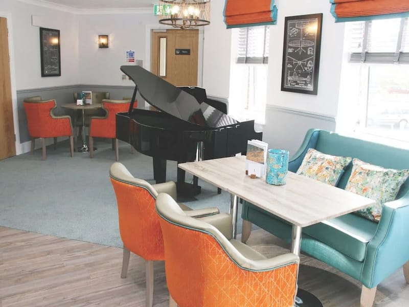 Lakeview Lodge Care Home - Nursing Home in Milton Keynes, England photo 4