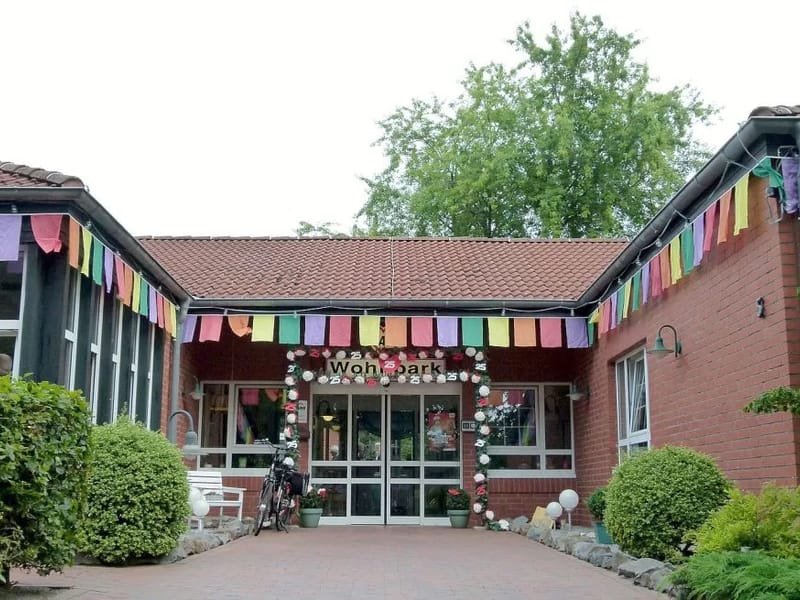 AWO Wohnpark "Schloss Glienig" in Steinreich, Brandenburg photo 2