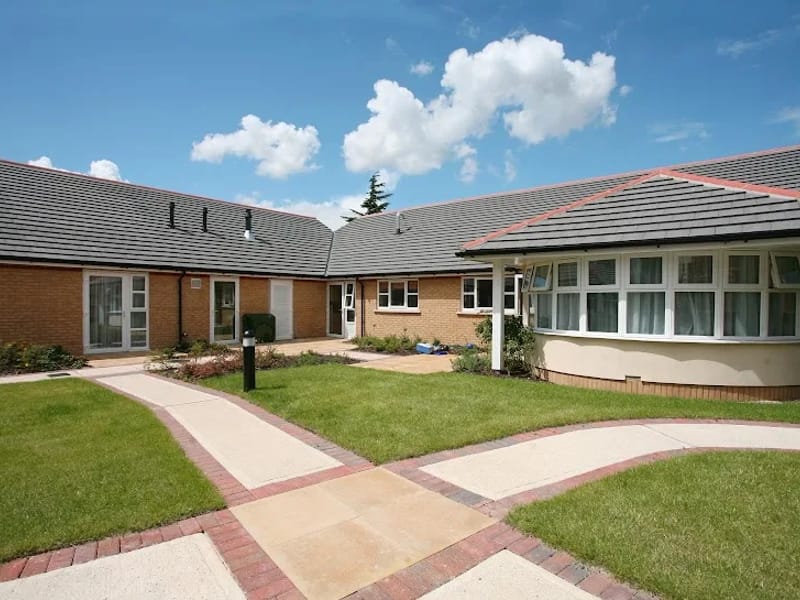 Outlook Care - Neave Crescent in Romford, England photo 1
