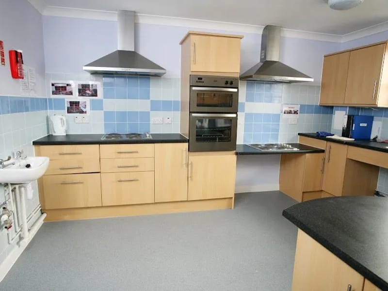 Outlook Care - Neave Crescent in Romford, England photo 2