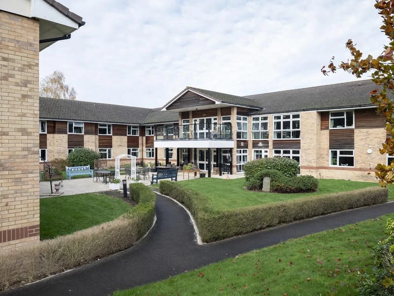 Lewin House in Aylesbury, England photo 3