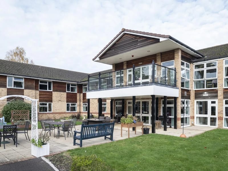 Lewin House in Aylesbury, England photo 1