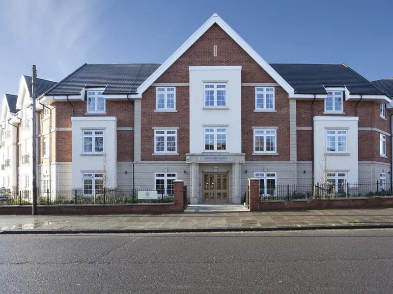 Abbey Healthcare- Aarandale Manor in London, England photo 3