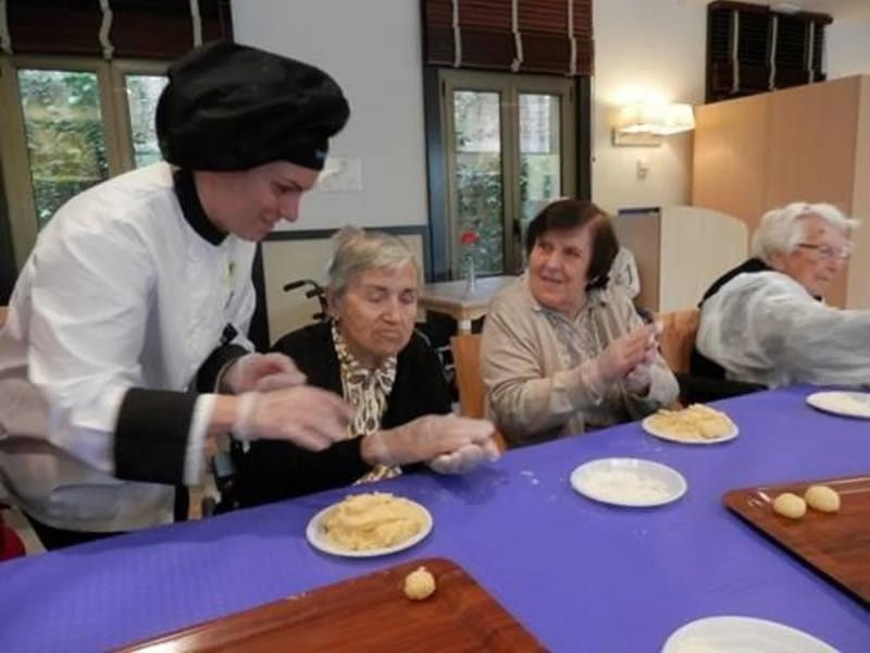 ESTABLECIMIENTOS PARA PERSONAS MAYORES - Hogar de Ancianos in FLORES, CABA photo 2